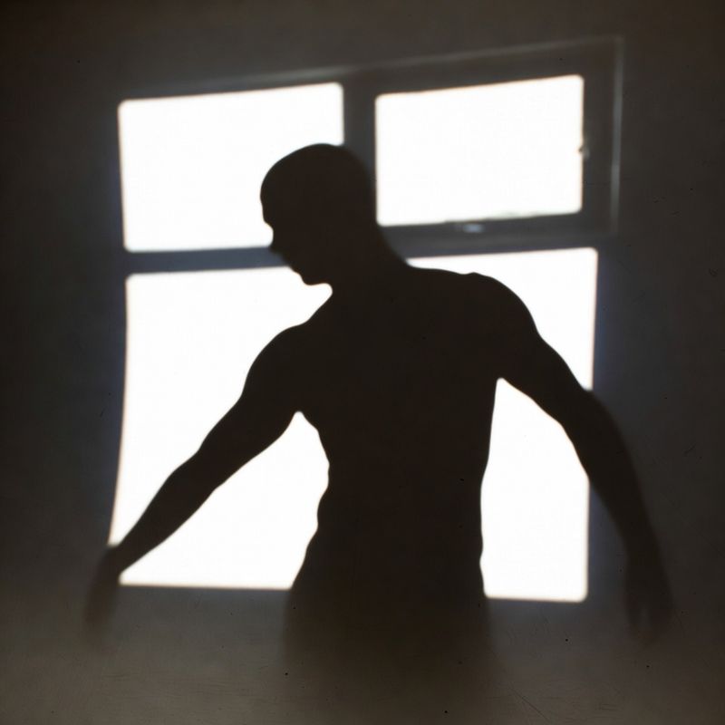 photos-people-editorial-portraits · Silhouette Angular Pose