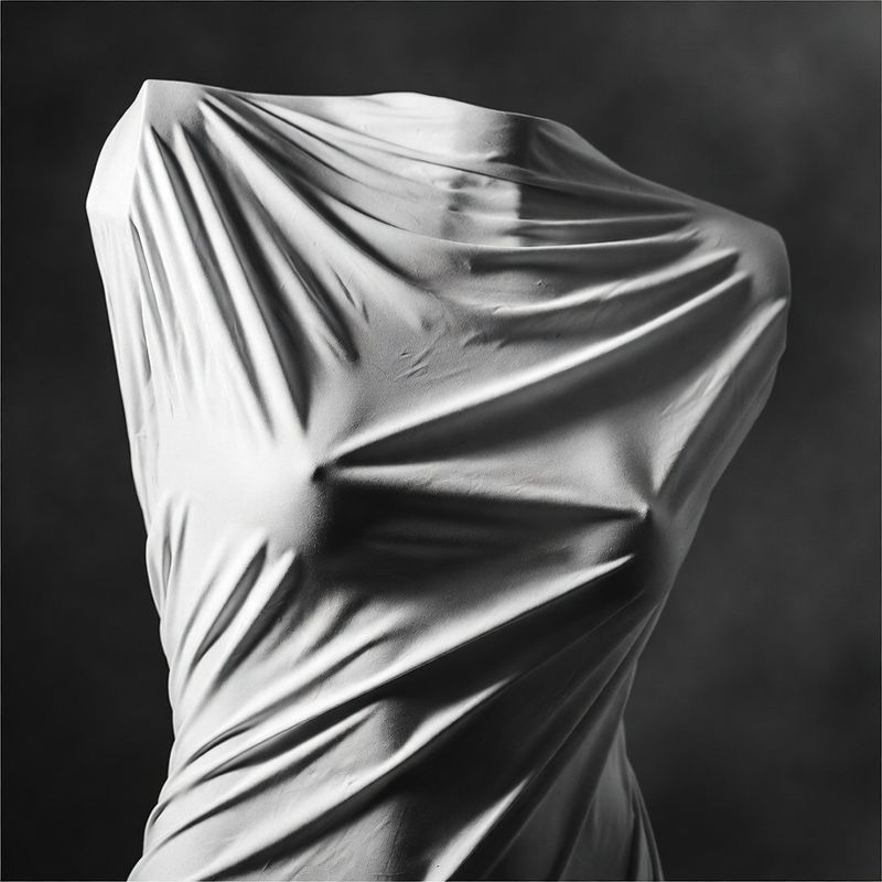 photos-people-editorial-portraits · Couture Drape Torso