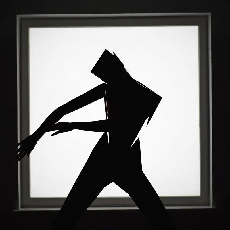 photos-people-editorial-portraits · Silhouette Angular Pose