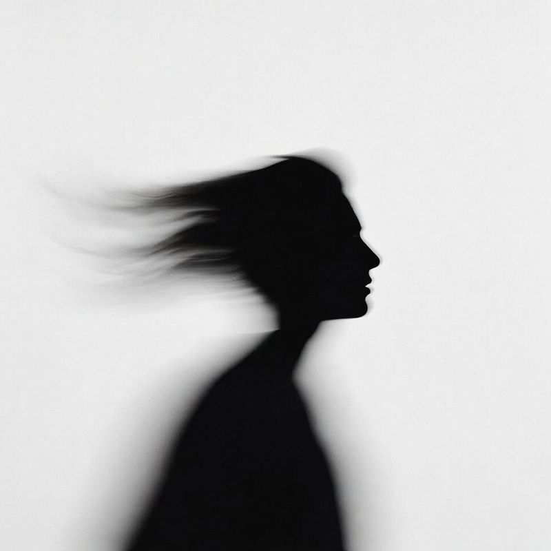 photos-people-editorial-portraits · White Backdrop Spotlight Portrait